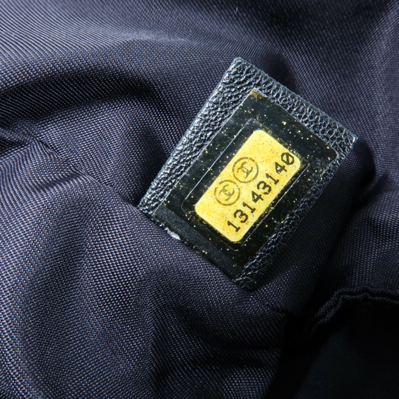 CHANEL 牛皮皮革Coco Cocoon金扣手挽袋-11