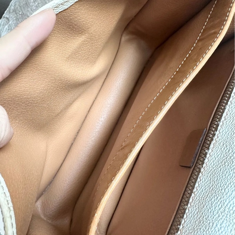 思琳 白老花 白色 老花 凱旋門 馬蹄扣 斜背包 側背包 中古包包 vintage celine bag-11
