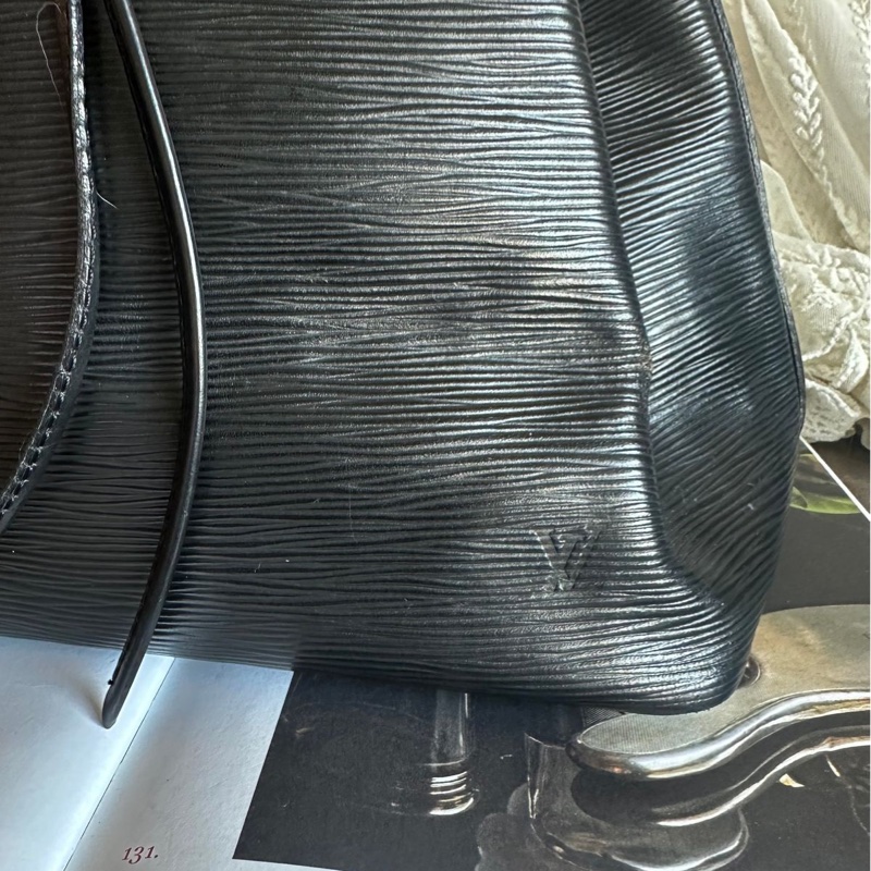 路易威登 水桶包 肩背  水波紋 手提包 側背包 托特包 黑色 中古包 復古包 古董包 經典款 vintage Louis Vuitton noe bucket bag black-7