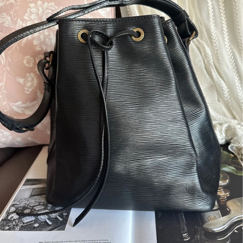 路易威登 水桶包 肩背  水波紋 手提包 側背包 托特包 黑色 中古包 復古包 古董包 經典款 vintage Louis Vuitton noe bucket bag black-8