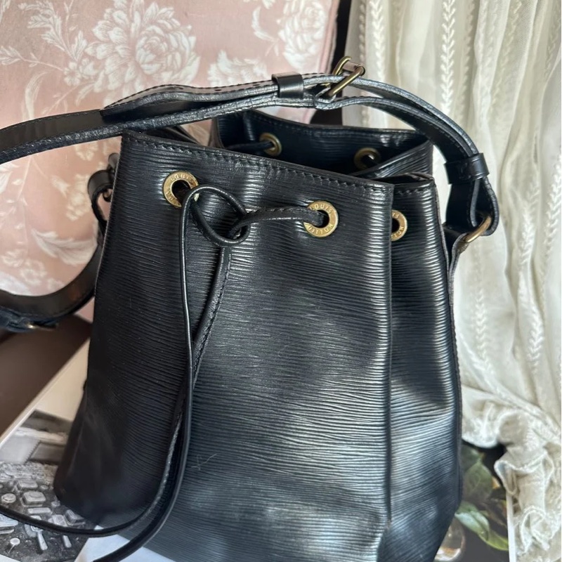 路易威登 水桶包 肩背  水波紋 手提包 側背包 托特包 黑色 中古包 復古包 古董包 經典款 vintage Louis Vuitton noe bucket bag black-9