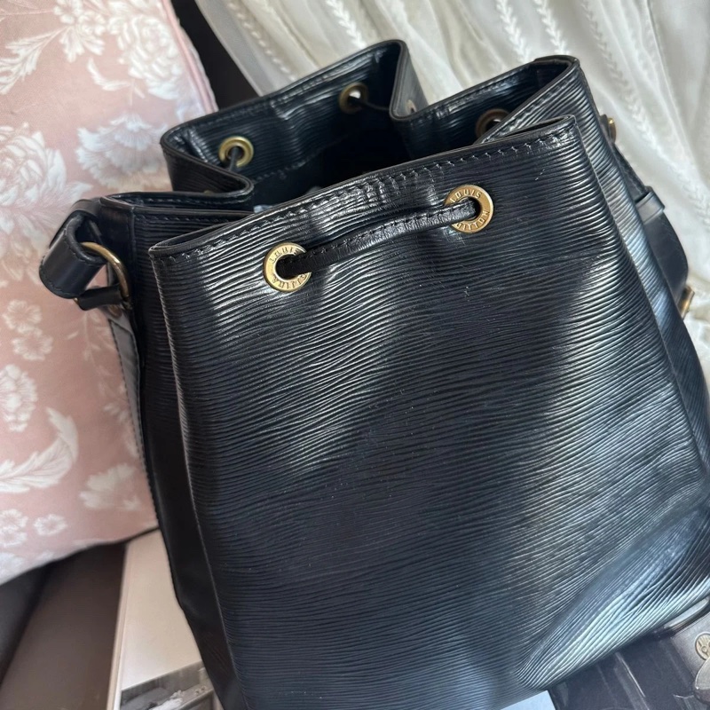 路易威登 水桶包 肩背  水波紋 手提包 側背包 托特包 黑色 中古包 復古包 古董包 經典款 vintage Louis Vuitton noe bucket bag black-12