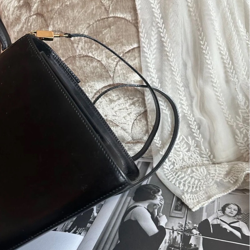 菲拉格慕 Ferragamo 經典黑金小馬蹄博物館包手提斜背包-8