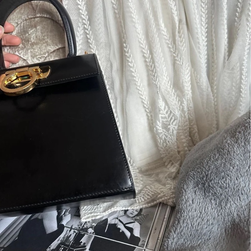 菲拉格慕 Ferragamo 經典黑金小馬蹄博物館包手提斜背包-9