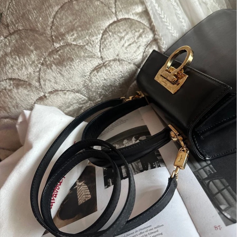 菲拉格慕 Ferragamo 經典黑金小馬蹄博物館包手提斜背包-10