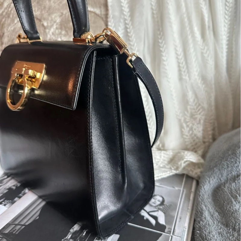 菲拉格慕 Ferragamo 經典黑金小馬蹄博物館包手提斜背包-20