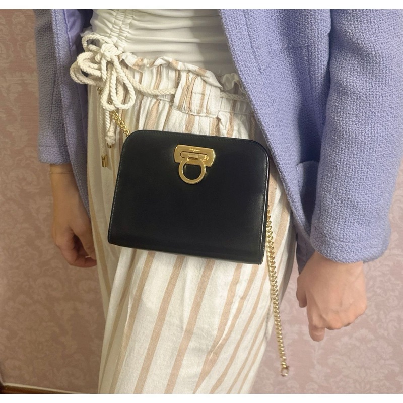 菲拉格慕 Salvatore Ferragamo 經典馬蹄扣 黛安娜王妃同款 Gancini 皮革鏈條斜背包-1
