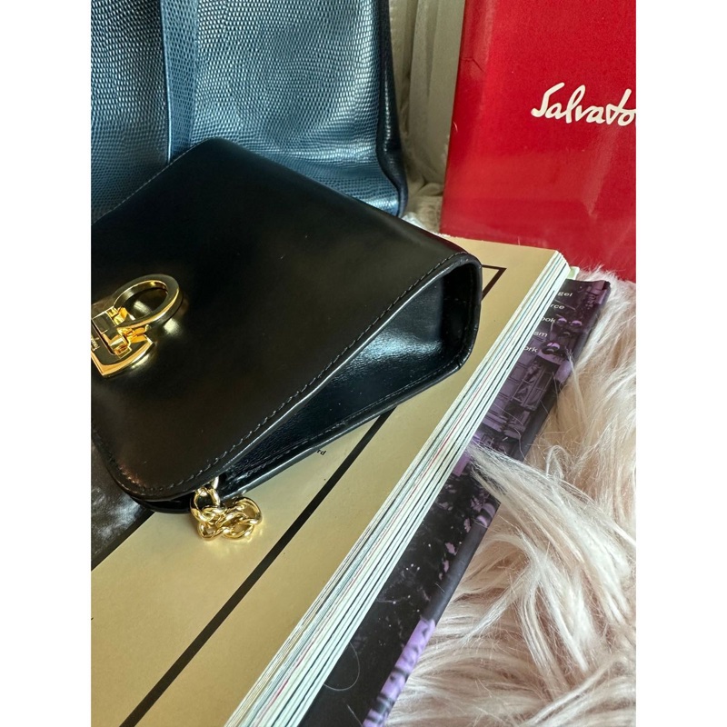 菲拉格慕 Salvatore Ferragamo 經典馬蹄扣 黛安娜王妃同款 Gancini 皮革鏈條斜背包-9