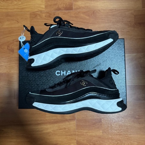 Chanel運動鞋香奈兒徽標 低幫雙C女士休閒鞋 黑色 38碼