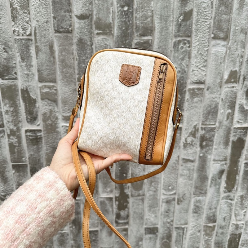 思琳 賽琳 白色老花包 白色 米色  老花 凱旋門 斜背包 側背包 中古包包  罕有 斜挎包 斜背包 相機包 單肩包 中古包 經典款  復古包 古董包 vintage celine white beige camera crossbody bag-0