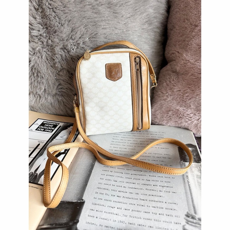 思琳 賽琳 白色老花包 白色 米色  老花 凱旋門 斜背包 側背包 中古包包  罕有 斜挎包 斜背包 相機包 單肩包 中古包 經典款  復古包 古董包 vintage celine white beige camera crossbody bag-2