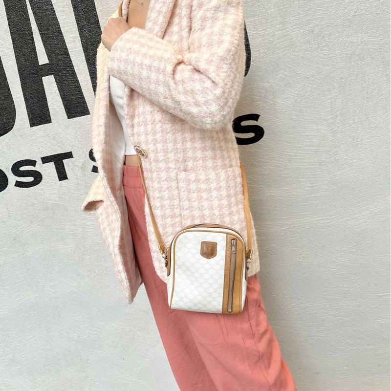 思琳 賽琳 白色老花包 白色 米色  老花 凱旋門 斜背包 側背包 中古包包  罕有 斜挎包 斜背包 相機包 單肩包 中古包 經典款  復古包 古董包 vintage celine white beige camera crossbody bag-6