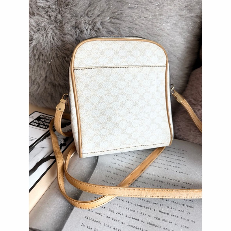 思琳 賽琳 白色老花包 白色 米色  老花 凱旋門 斜背包 側背包 中古包包  罕有 斜挎包 斜背包 相機包 單肩包 中古包 經典款  復古包 古董包 vintage celine white beige camera crossbody bag-10