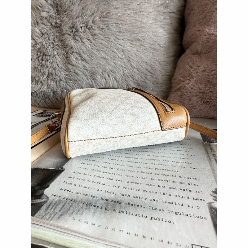 思琳 賽琳 白色老花包 白色 米色  老花 凱旋門 斜背包 側背包 中古包包  罕有 斜挎包 斜背包 相機包 單肩包 中古包 經典款  復古包 古董包 vintage celine white beige camera crossbody bag-20