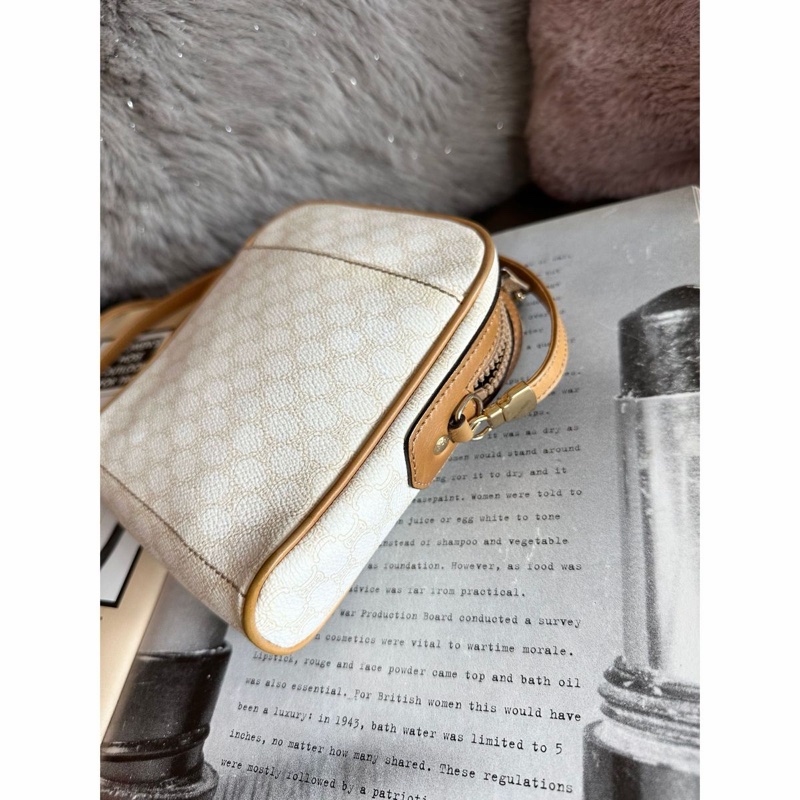 思琳 賽琳 白色老花包 白色 米色  老花 凱旋門 斜背包 側背包 中古包包  罕有 斜挎包 斜背包 相機包 單肩包 中古包 經典款  復古包 古董包 vintage celine white beige camera crossbody bag-21