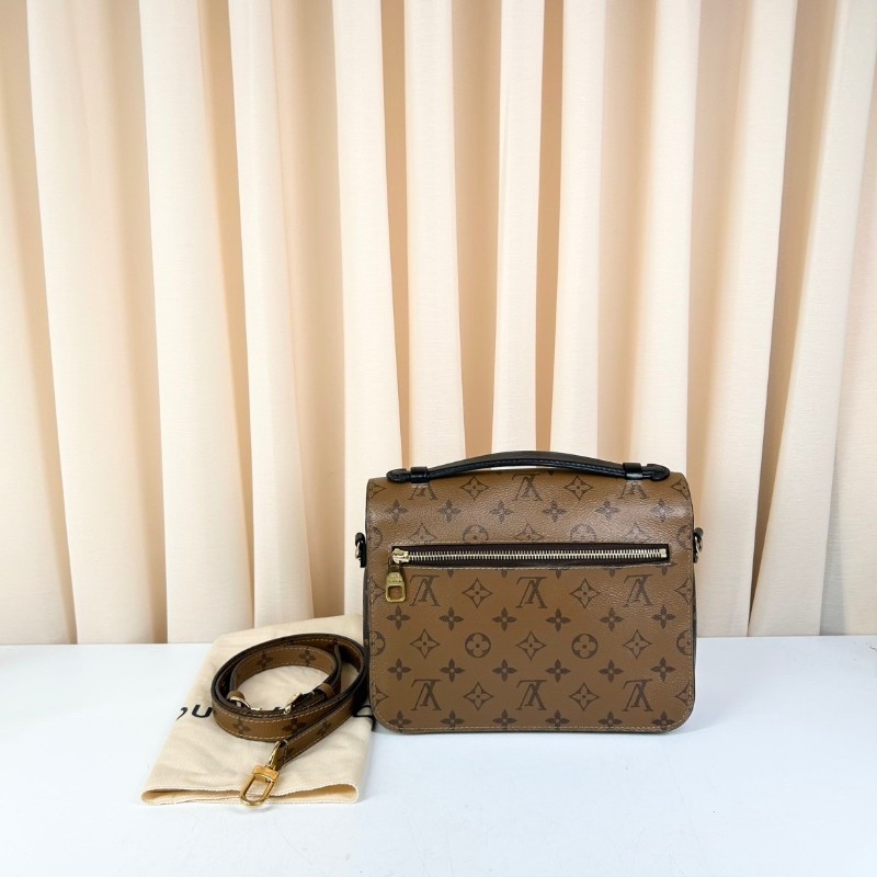 專櫃價3.8折！路易威登/Lv  焦糖拼色老花郵差包 熱門款 永不過時 輕鬆搭配 很實用-6