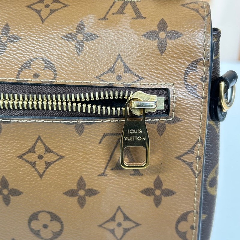 專櫃價3.8折！路易威登/Lv  焦糖拼色老花郵差包 熱門款 永不過時 輕鬆搭配 很實用-13