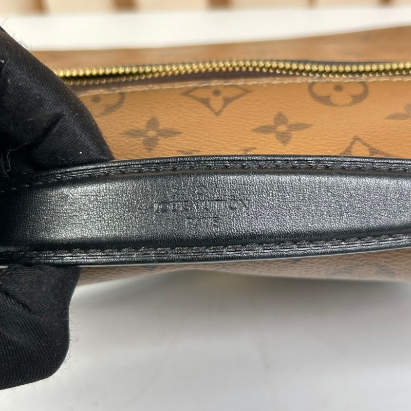 專櫃價3.8折！路易威登/Lv  焦糖拼色老花郵差包 熱門款 永不過時 輕鬆搭配 很實用-15