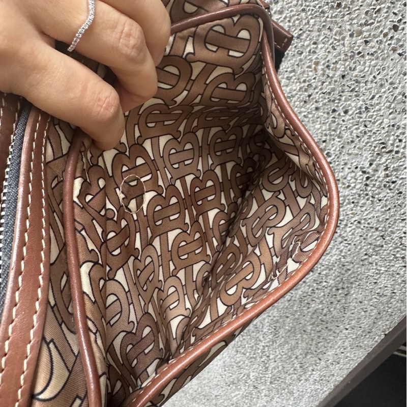 博柏利 老花 Burberry 咖啡色滿版TB包 側背包 斜背包 斜挎包 相機包 camera bag 中性款式 男女合用-11
