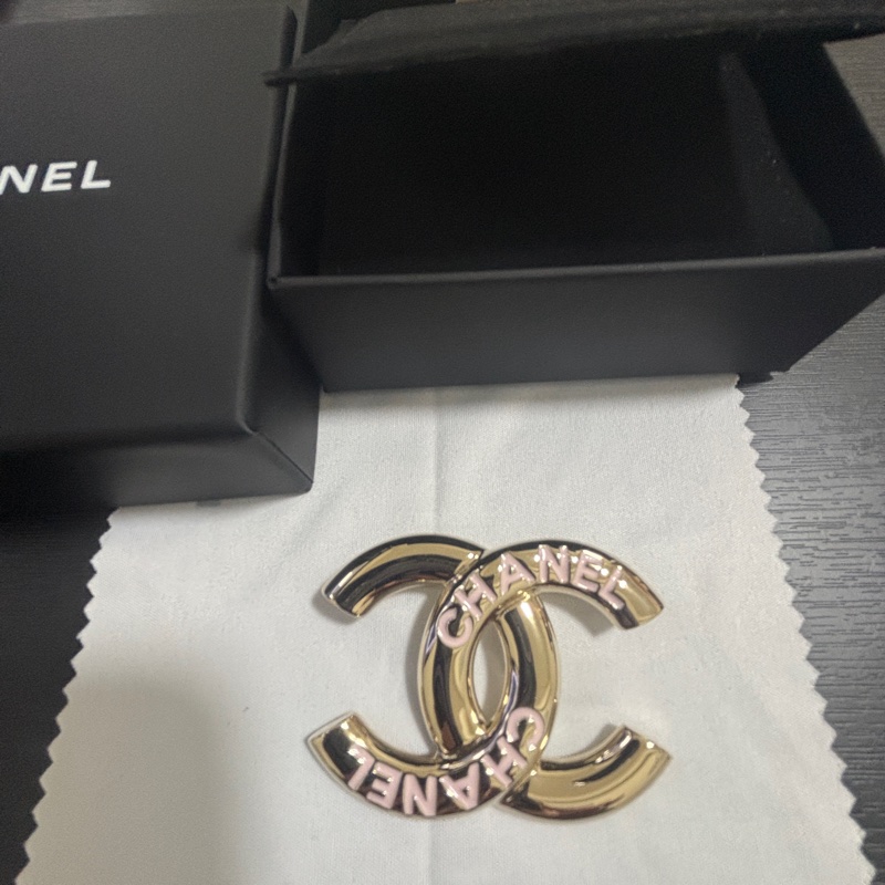 Chanel胸針-1