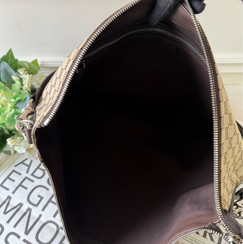 B 系列緹花布大款彎月肩背包/斜背包(米色)-6