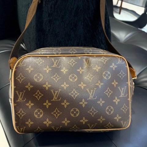 路易威登/Louis Vuitton  雙層相機包 經典老花圖案 可單肩斜挎 底長28