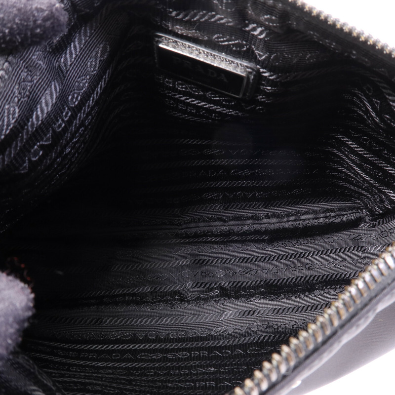 PRADA 尼龍Messenger Bag銀扣肩背袋-4