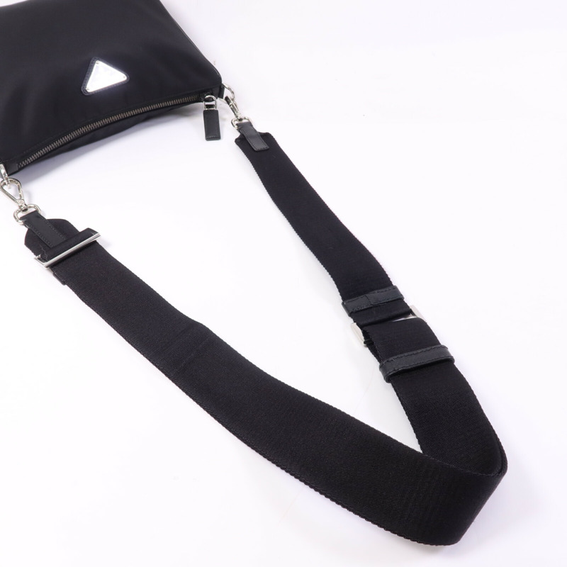 PRADA 尼龍Messenger Bag銀扣肩背袋-8