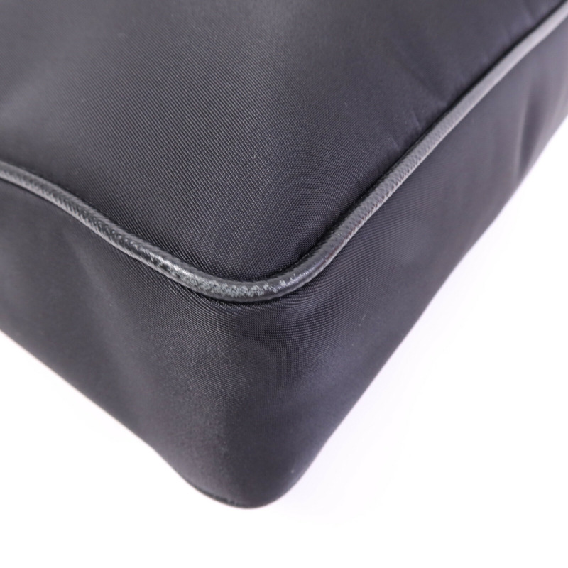 PRADA 尼龍Messenger Bag銀扣肩背袋-11