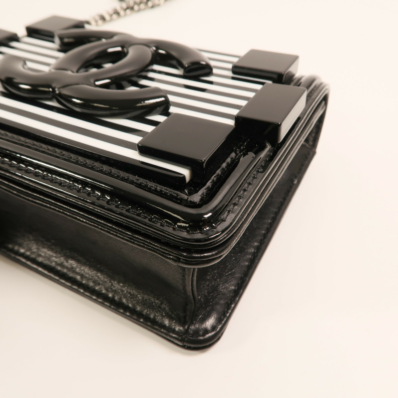 CHANEL 漆皮皮革Boy Brick Bag銀扣鏈帶肩背袋-12