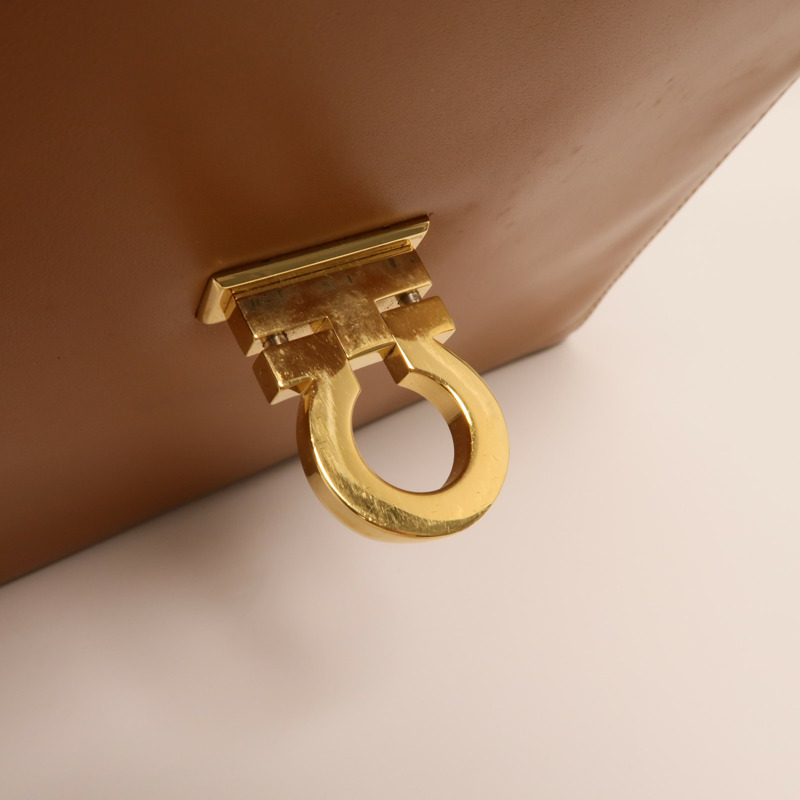 Salvatore Ferragamo 牛皮皮革Gancini Bag金扣手挽肩背兩用袋-14