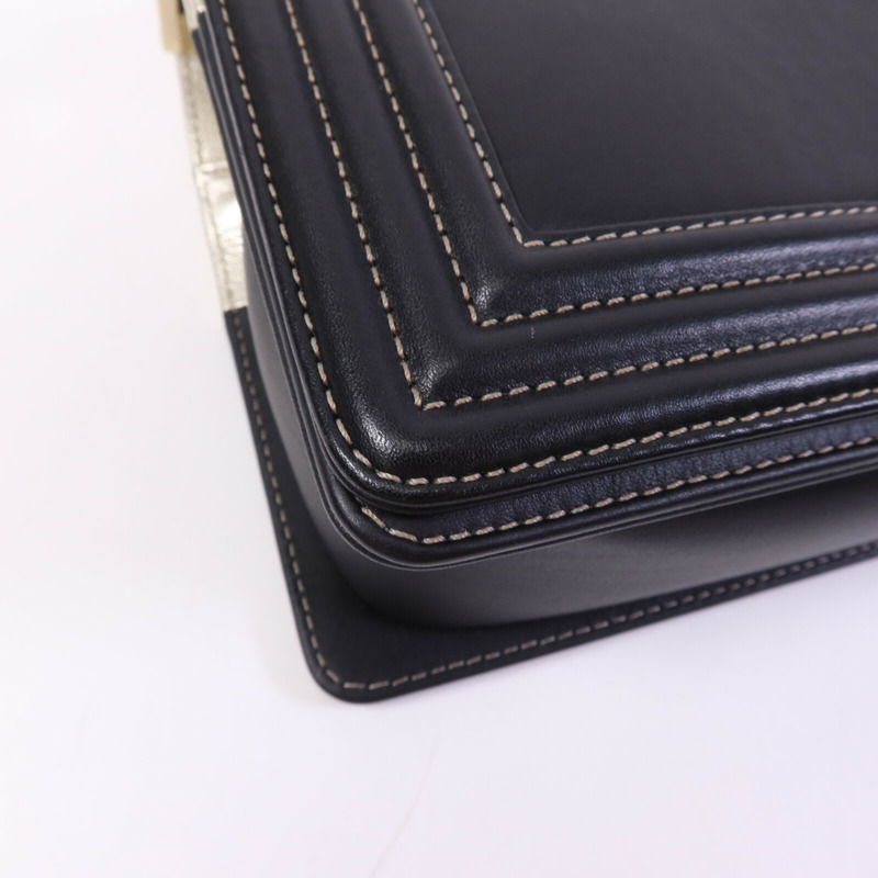 CHANEL 牛皮皮革Boy 25金扣鏈帶肩背袋-9