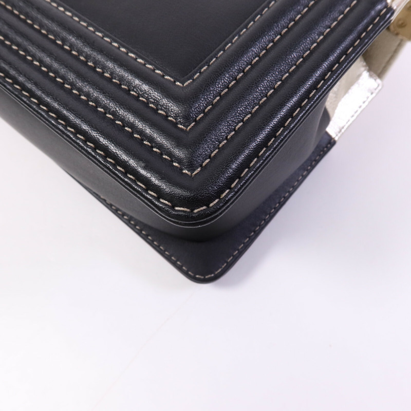 CHANEL 牛皮皮革Boy 25金扣鏈帶肩背袋-10