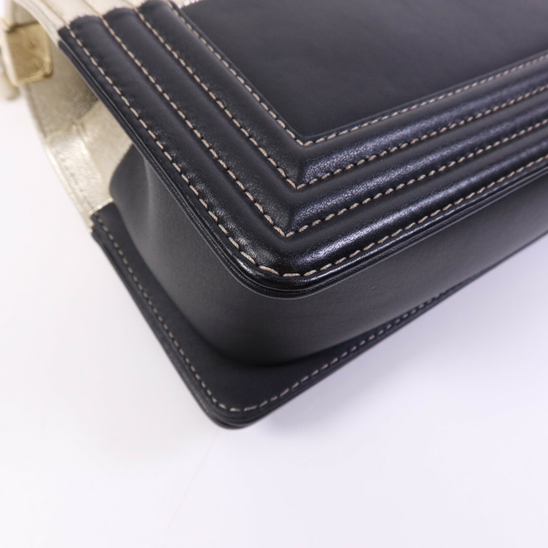 CHANEL 牛皮皮革Boy 25金扣鏈帶肩背袋-11