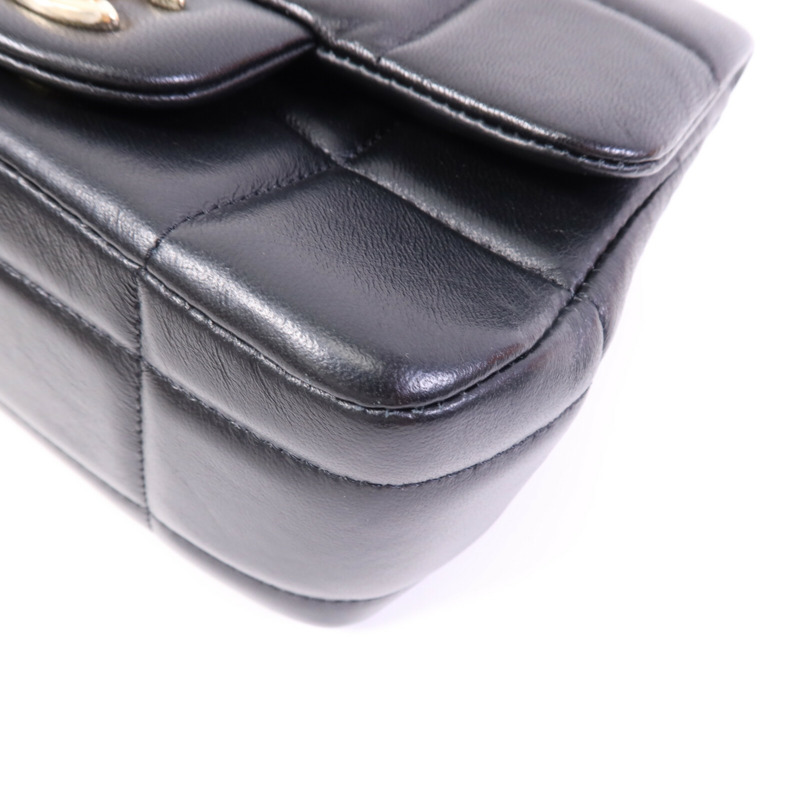 CHANEL 羊皮皮革Chocolate Bar Mini Flap金扣鏈帶肩背袋-11