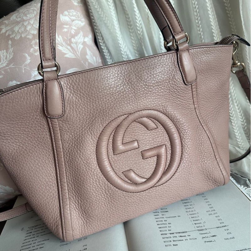 古馳 流蘇包 斜背包 側背包 中古包包  側背包 斜背 單肩包 托特包 中古包 經典款 櫻花色 櫻花粉 肩背包 Gucci soho tassel bag pink-8