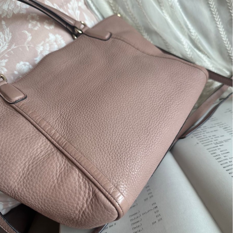 古馳 流蘇包 斜背包 側背包 中古包包  側背包 斜背 單肩包 托特包 中古包 經典款 櫻花色 櫻花粉 肩背包 Gucci soho tassel bag pink-14