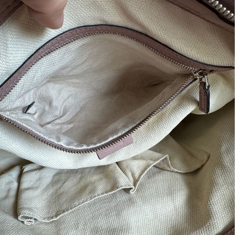 古馳 流蘇包 斜背包 側背包 中古包包  側背包 斜背 單肩包 托特包 中古包 經典款 櫻花色 櫻花粉 肩背包 Gucci soho tassel bag pink-24