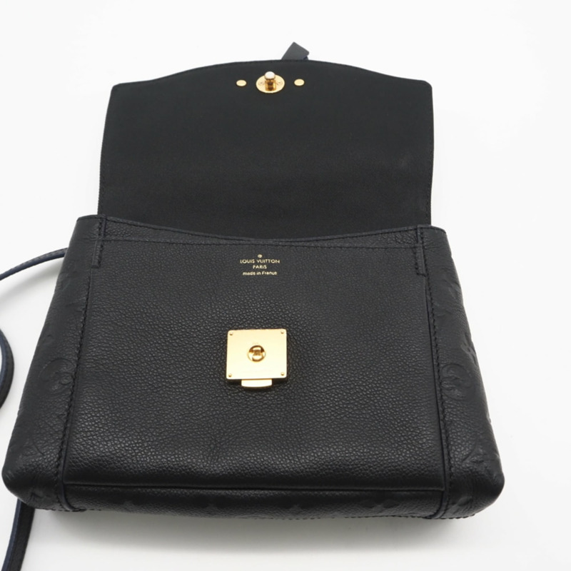 路易威登 (LOUIS VUITTON) Monogram Empreinte Blanche BB Noir M43624 女士單肩包，黑/藍小牛皮-11