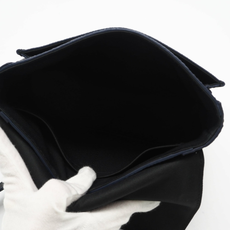 路易威登 (LOUIS VUITTON) Monogram Empreinte Blanche BB Noir M43624 女士單肩包，黑/藍小牛皮-12