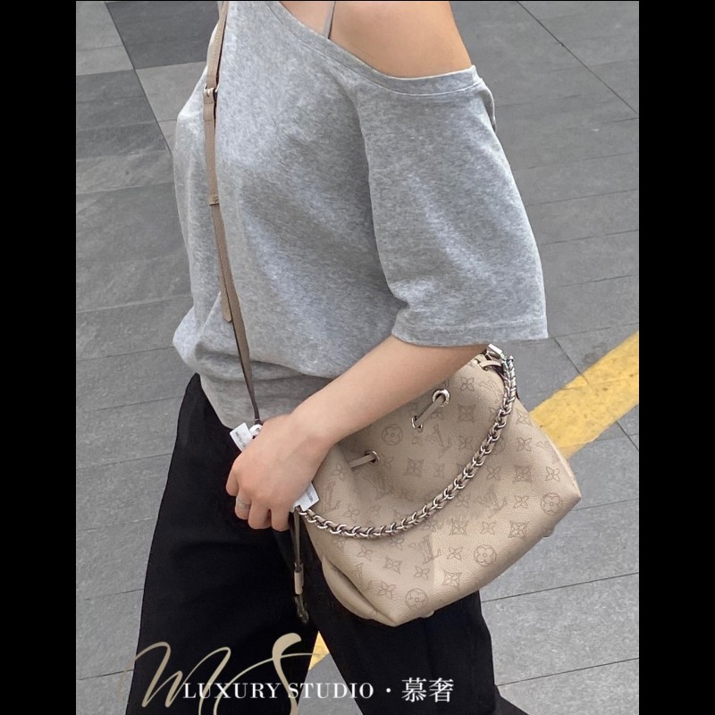 原價17萬 Louis Vuitton LV 路易威登 月光女神 Bella Tote 鏤空雕花兩用托特包-1