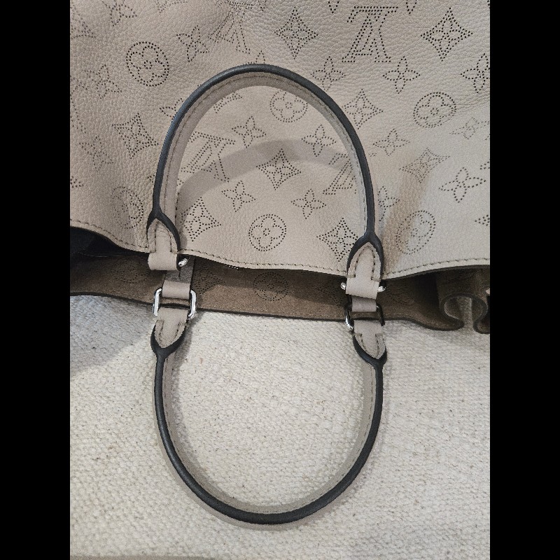 原價17萬 Louis Vuitton LV 路易威登 月光女神 Bella Tote 鏤空雕花兩用托特包-14