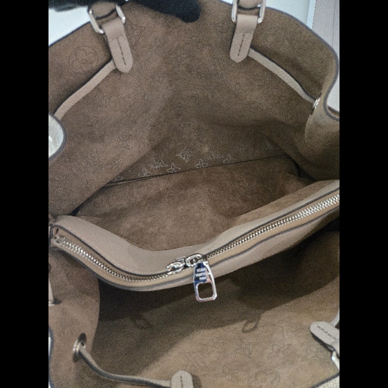 原價17萬 Louis Vuitton LV 路易威登 月光女神 Bella Tote 鏤空雕花兩用托特包-15