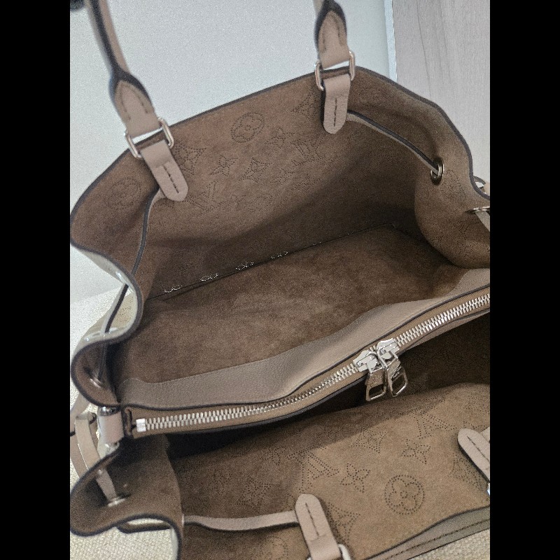 原價17萬 Louis Vuitton LV 路易威登 月光女神 Bella Tote 鏤空雕花兩用托特包-16
