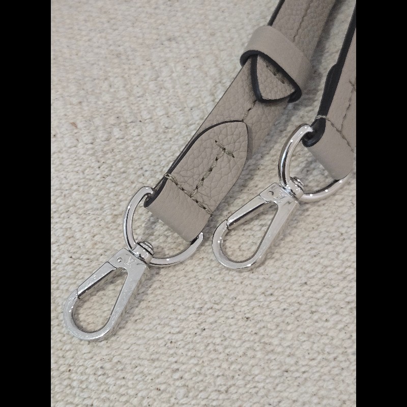 原價17萬 Louis Vuitton LV 路易威登 月光女神 Bella Tote 鏤空雕花兩用托特包-35