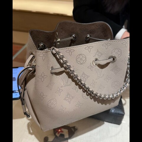 原價17萬3000 Louis Vuitton LV 路易威登 月光女神 Bella Tote 鏤空雕花兩用托特包 肩背 斜背 手提