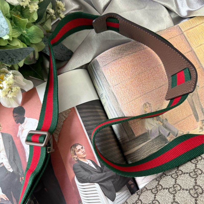 綠紅雙釦造型翻蓋小款郵差包(米色/烏木色)-9