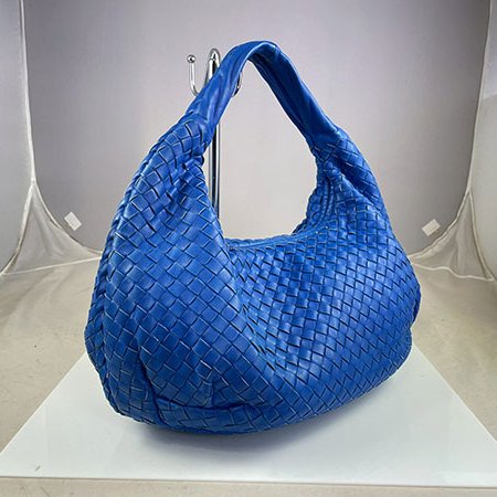 ＊奢華大道國際精品＊【BV311】BV電光藍小羊皮編織和尚肩背包 (小)-1