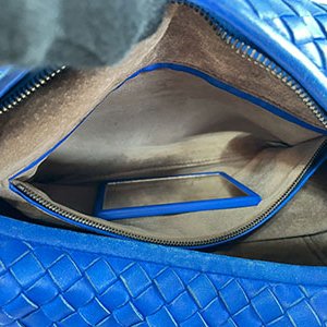 ＊奢華大道國際精品＊【BV311】BV電光藍小羊皮編織和尚肩背包 (小)-7