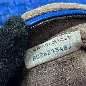 ＊奢華大道國際精品＊【BV311】BV電光藍小羊皮編織和尚肩背包 (小)-9